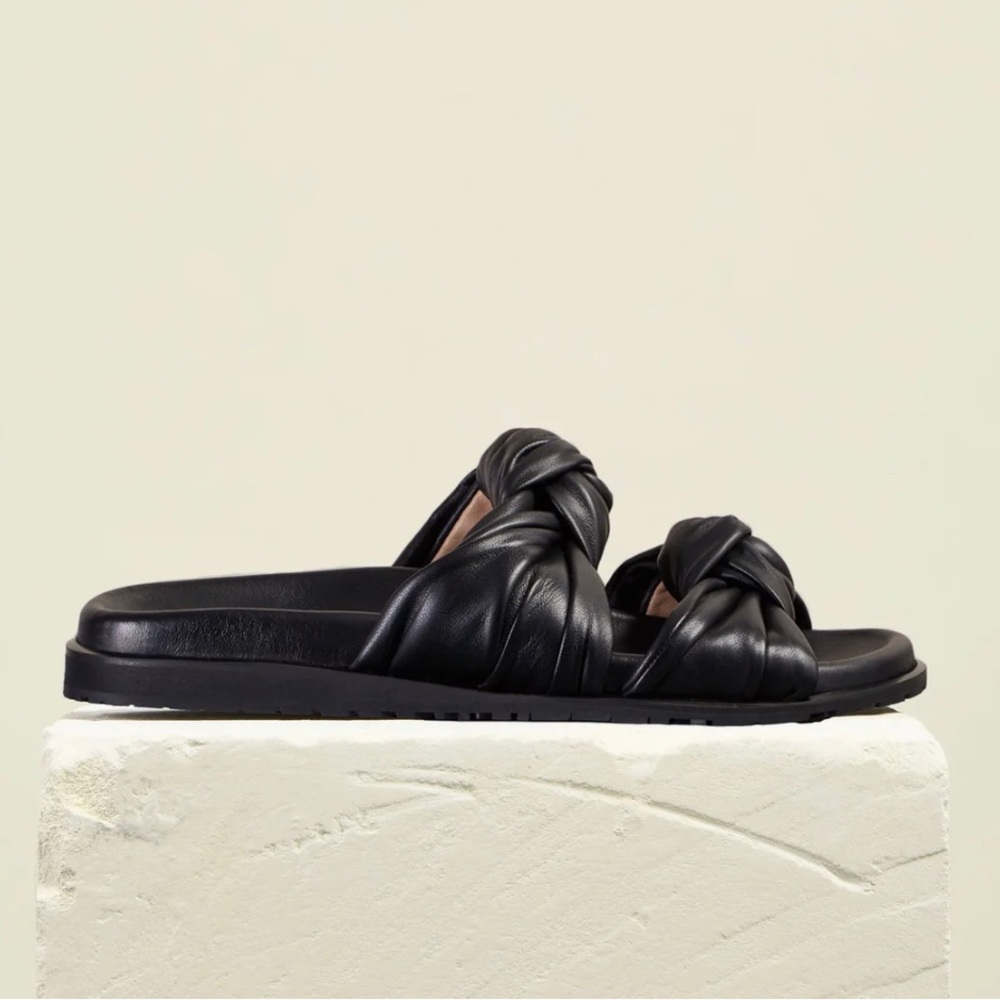 Dear Frances Tye Slide (EU 38)